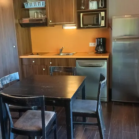 4 Pers Avec Terrasse, Piscine Et Parking A - Fr-1-165b-35 *