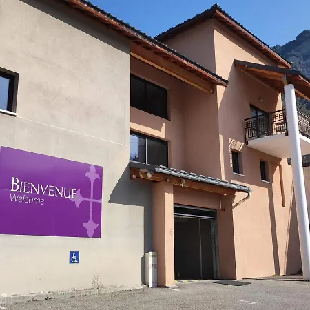 Apartment Cosy Pour 4 Personnes Avec Terrasse, Piscine Et Parking - Chateau Des Magnans, - Fr-1-165b-35 *