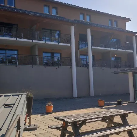 Apartment Cosy Pour 4 Personnes Avec Terrasse, Piscine Et Parking - Chateau Des Magnans, - Fr-1-165b-35