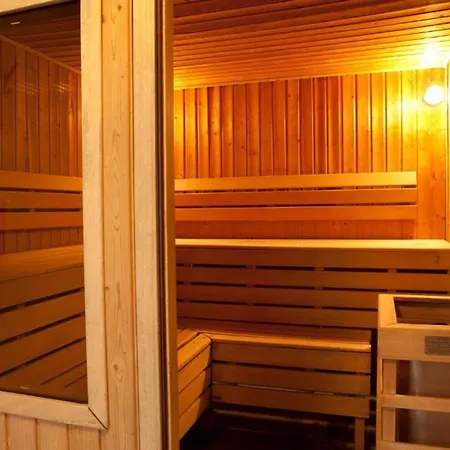 4 Pers Avec Terrasse, Piscine Et Parking A - Fr-1-165b-35